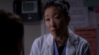 Cristina cries telling Owen about her father's death.