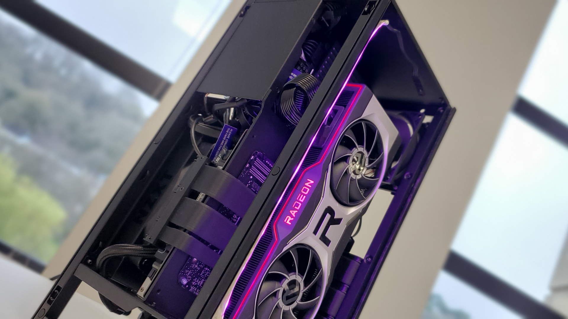 NZXT H1 V2 PCケース NZXT H1 V2 mini-ITX PC case review | PC Gamer