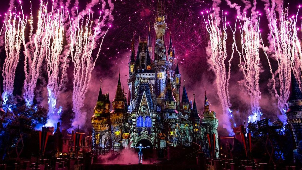 Disney World Is Bringing An Awesome ‘90s Throwback Character To This Year's Halloween Event