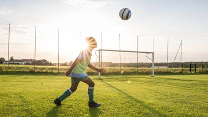 Soccer and dementia: heading must be banned until the age of 18