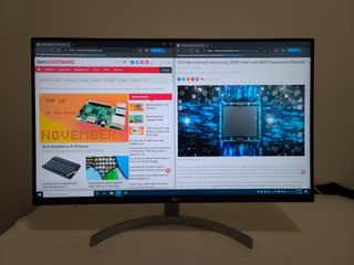 LG 32UN500-W