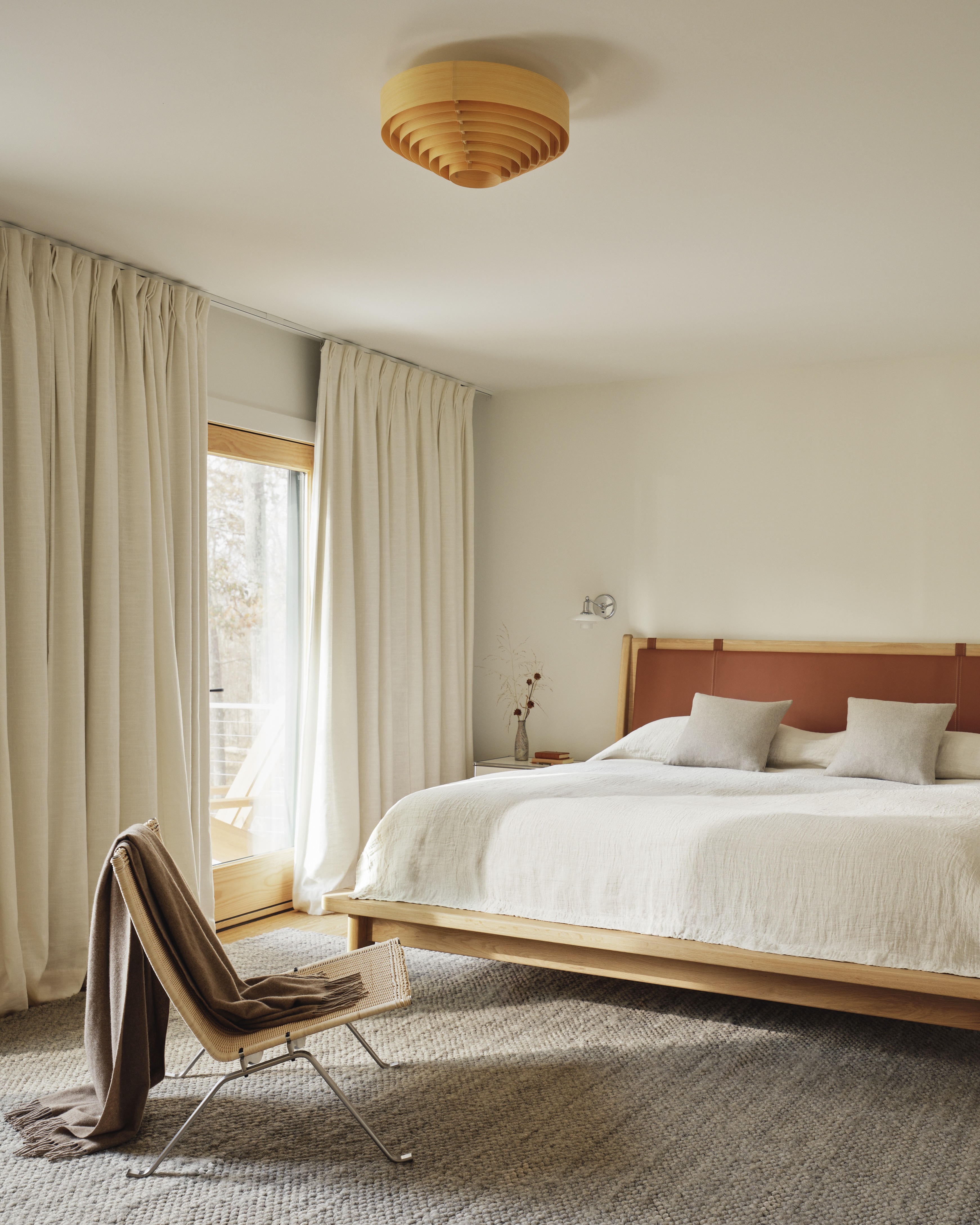 Catskills hotel piaule, furnished by DWR
