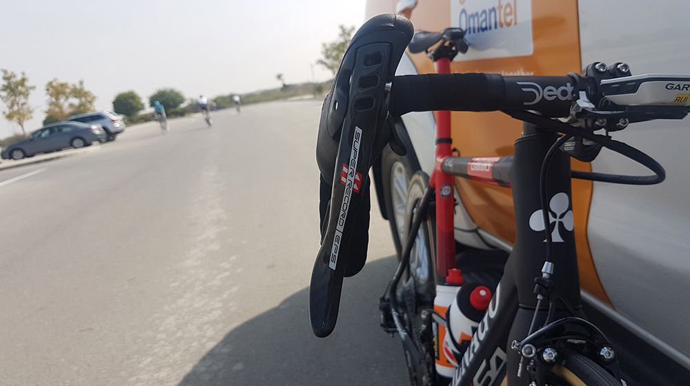 Campagnolo's Super Record EPS brake/shifter levers have the iconic Campagnolo ergonomic curves