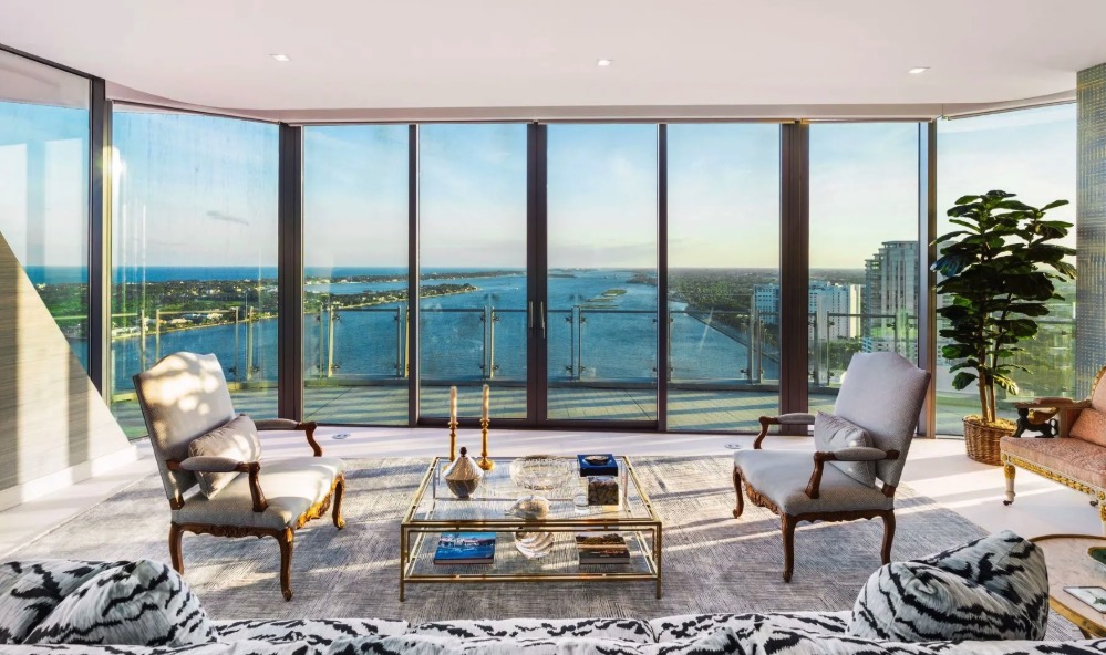 Palm beach apartment