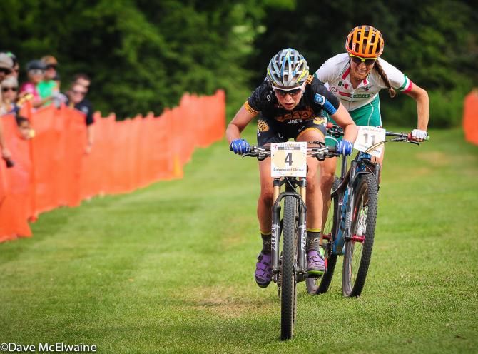 Erin Huck (Tokyo Joes) beating Daniela Campuzano in a sprint