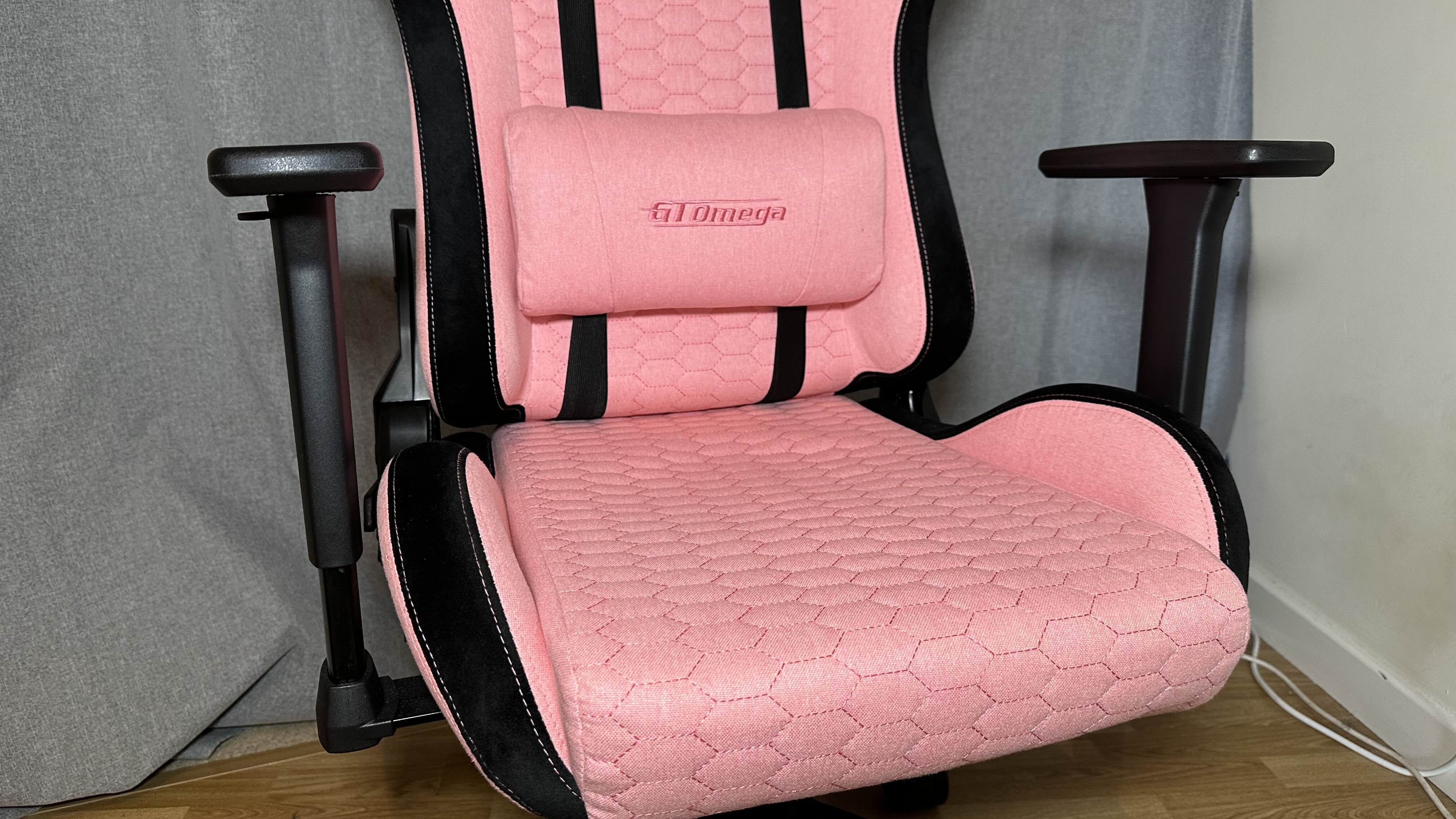 The pink fabric on the GT Omega Pro Series Gen 2