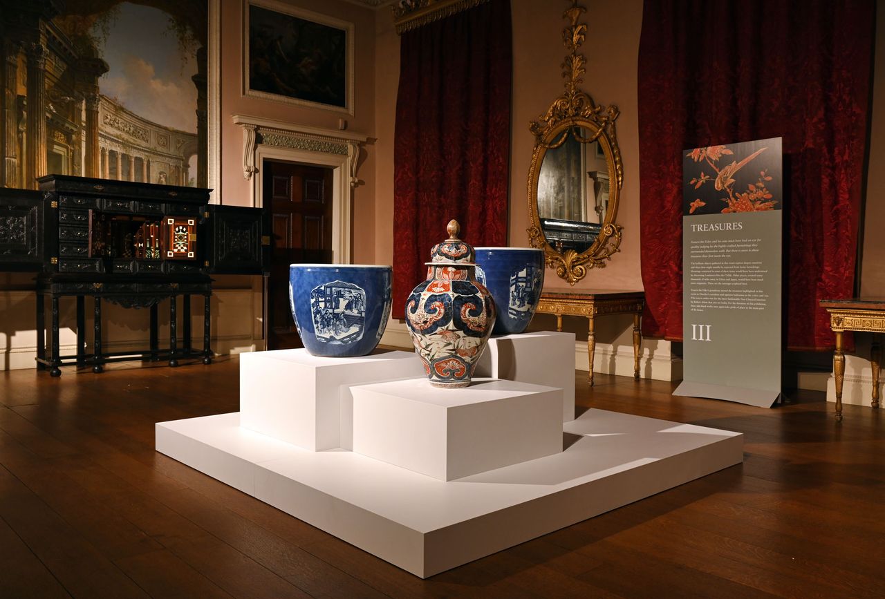 Japanese jar c 1700-20 and Chinese fish at Osterley.