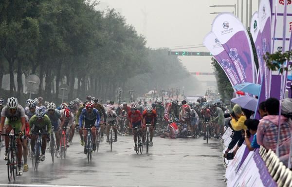 Heavy rains made the sprint a crash-fest