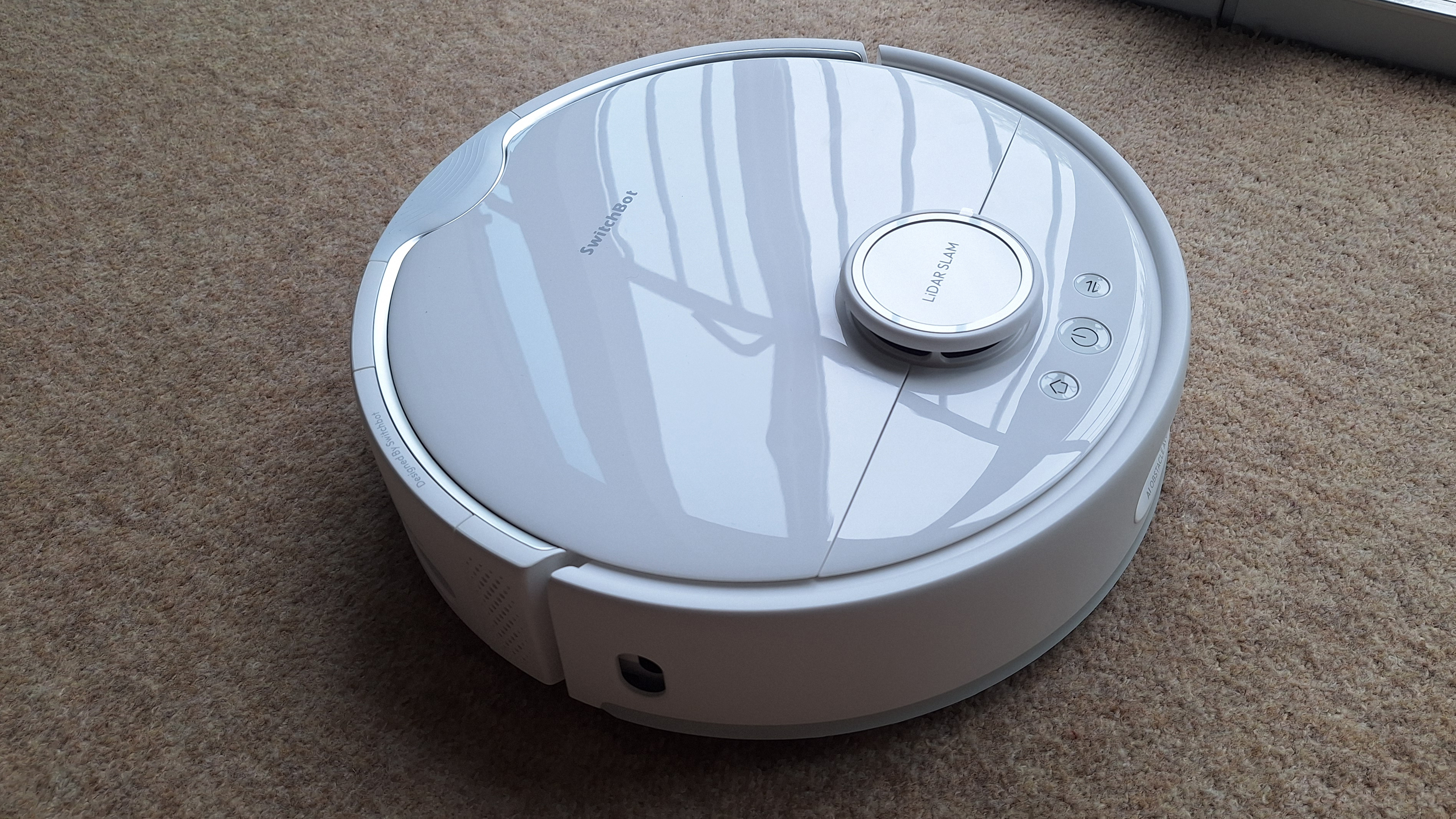 SwitchBot S20 robot vacuum in reviewer&#039;s lounge