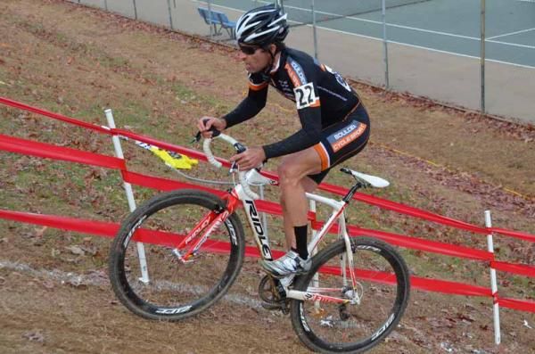 Shawn Harhman (Boulder Cyclespor) climbs the hills