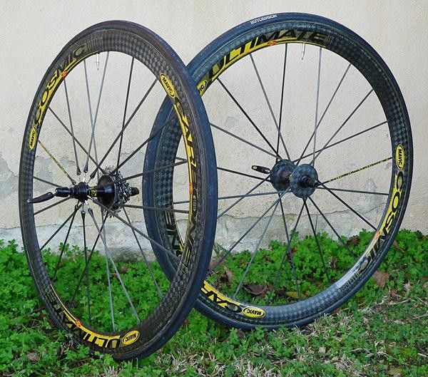 Mavic says its new Cosmic Carbone Ultimate wheelset strikes the perfect balance between light weight, stiffness, and aerodynamics.