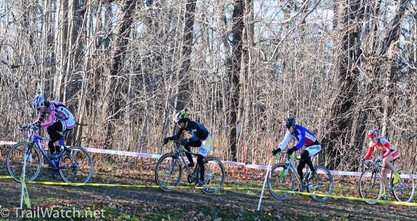 Natasha Elliot (Garneau Club Chauschure) leads up a long painful climb