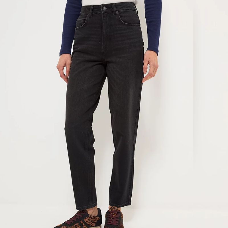 black ankle grazing mom jeans