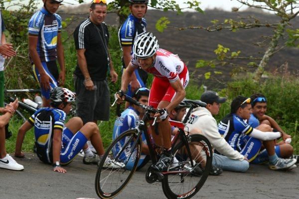 Costa Rica's Pablo Araya (Plycem-JPS-Orbea) finished 10th in the arduous time trial.