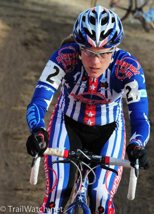 Katie Compton (Planet Bike) choosing not to take a clean bike at the pits.