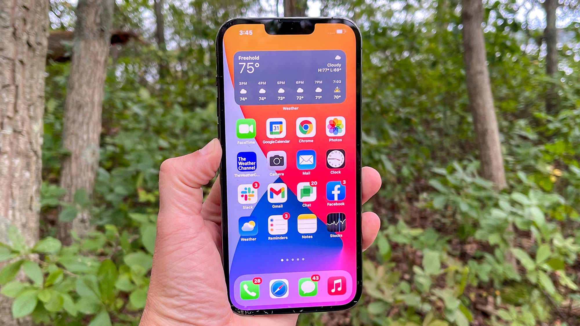 the iphone 13 pro max is the best big phone you can buy