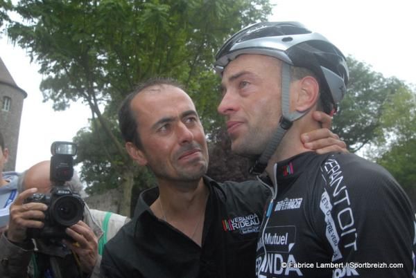 Freddy Bichot and directeur sportif Micka&euml;l Leveau share a few tears