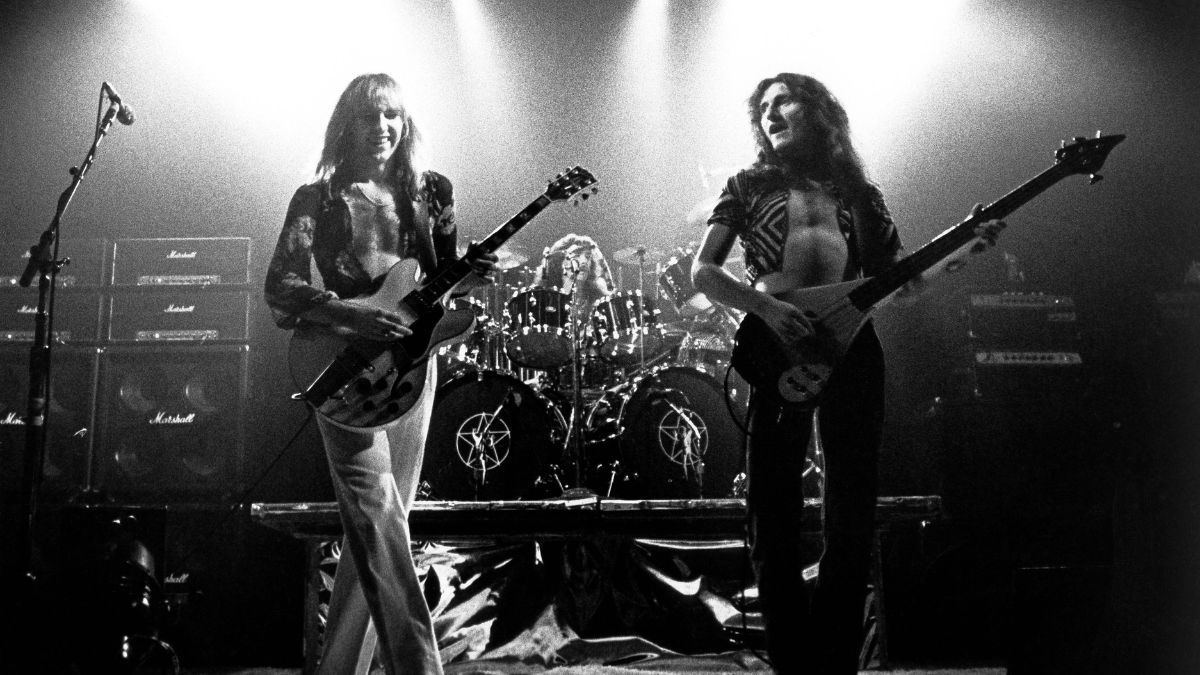 Alex Lifeson and Geddy Lee - GettyImages-84885254