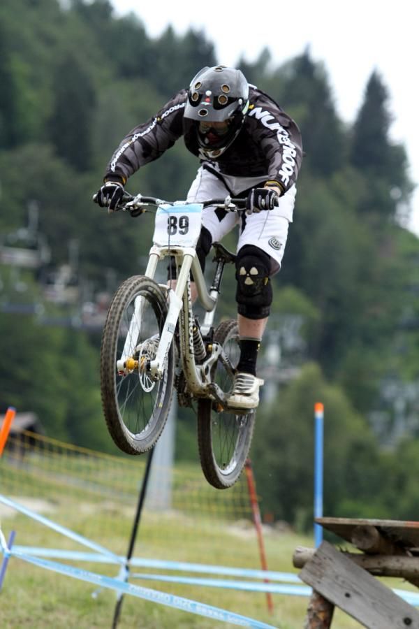 Alastair Maclennan, 45-49 downhill champion