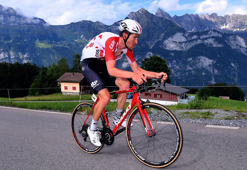 Tiesj Benoot climbs toward the stage 6 finish at Tour de Suisse