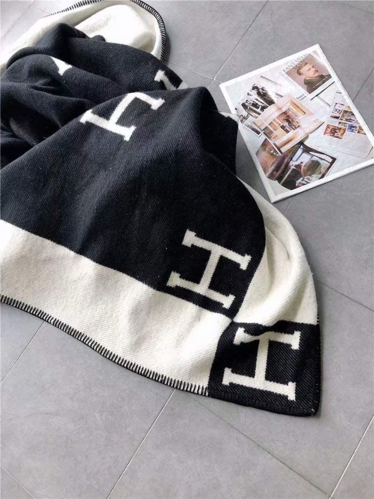 black hermes blanket