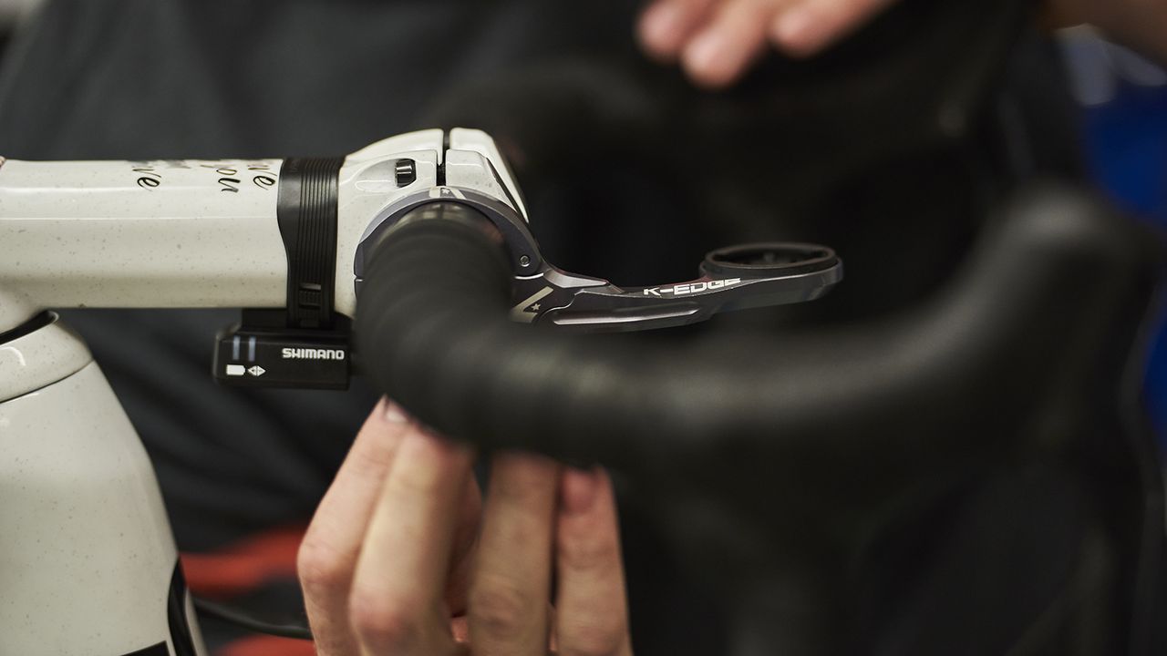 Swift's handlebars are paired with a K-Edge out-front computer mount