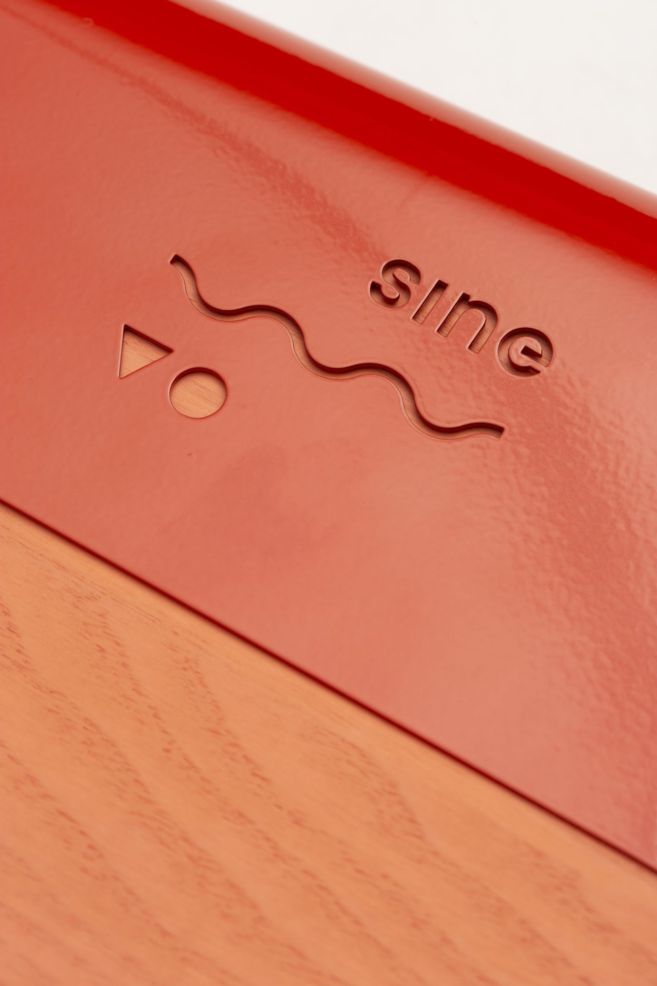 Verso Musical Instruments Sine guitar: a bold new form | Wallpaper*