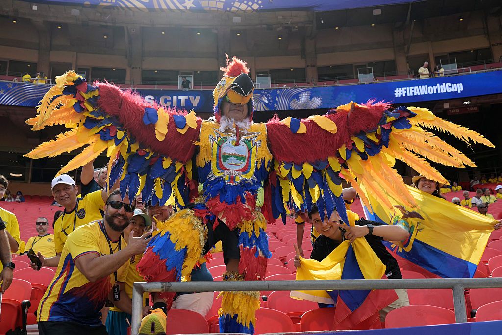 Who are the commentators, pundits and presenters for Ecuador vs Curacao?