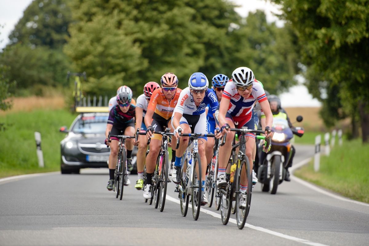 Another group breaks clear on lap two building a lead of over a minute at Th&uuml;ringen Rundfarht 2016 - Stage 3