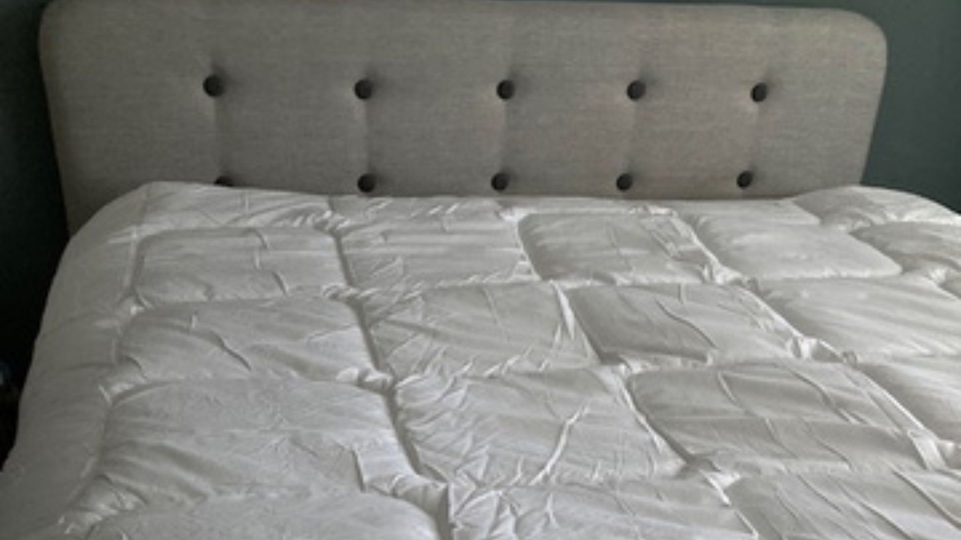 Emma All Seasons Customisable Duvet in Linda's home