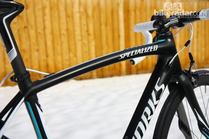 The slightly curved top tube has now become somewhat of a Specialized styling trademark.