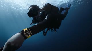 Apple Watch Ultra on scuba diver