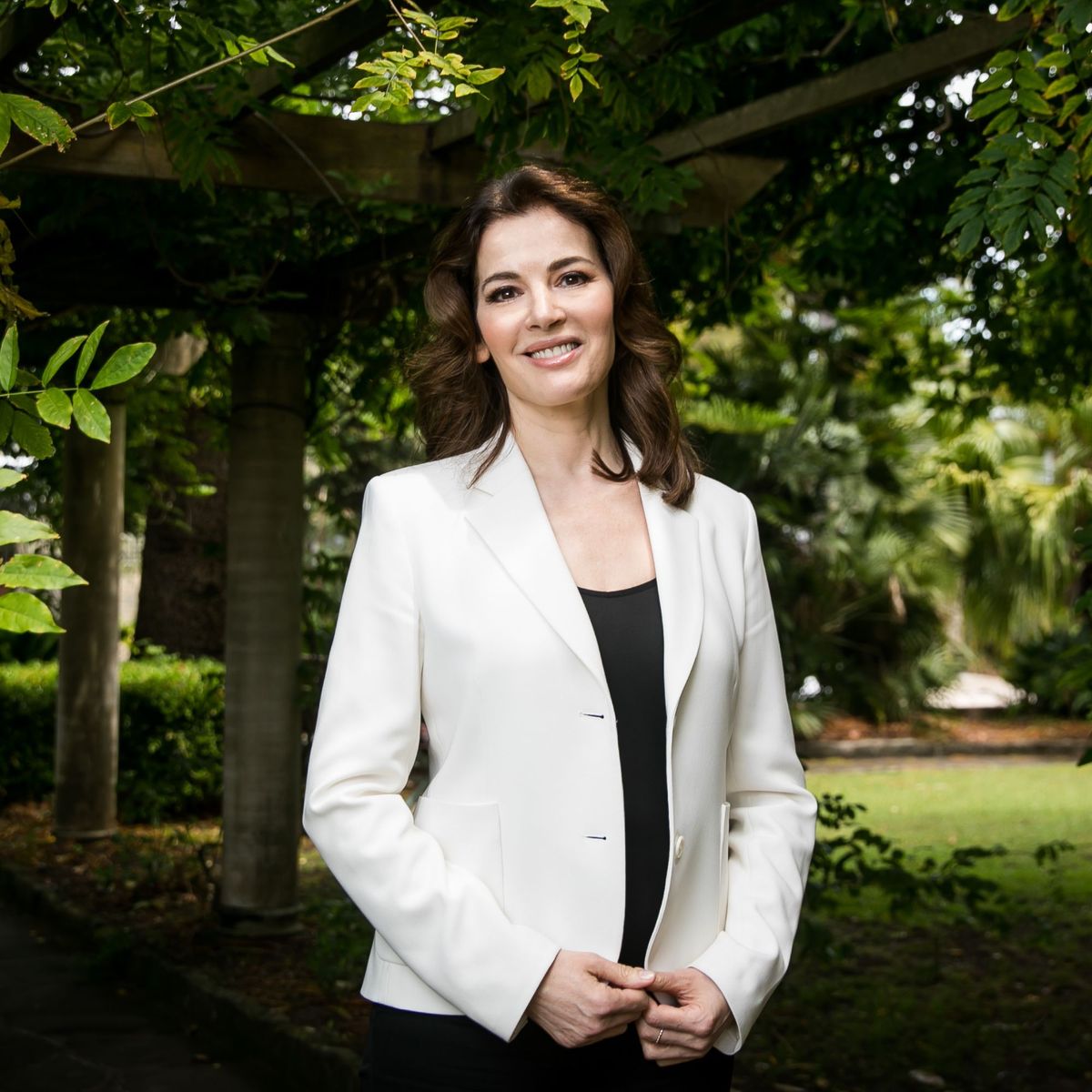 วิธีจัดแต่งแสงนางฟ้ากลางแจ้งแบบ Nigella Lawson 