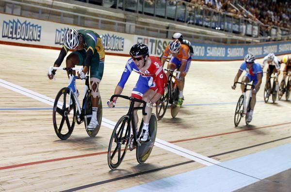 Ben Swift (Great Britain) won the scratch race world championship ahead of Nolan Hoffman (South Africa) and Wim Stroetinga (Netherlands).