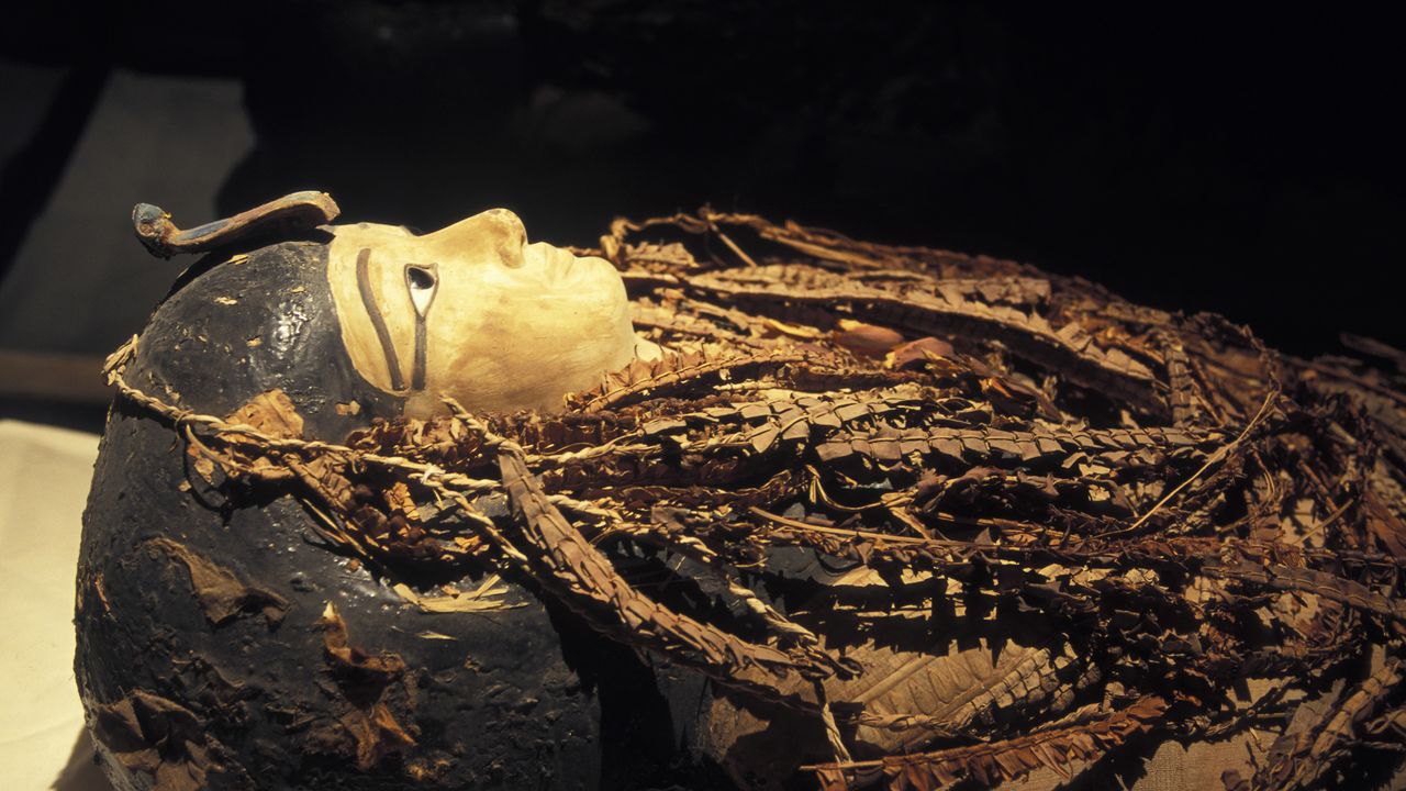 The royal mummy of Amenhotep I, the second pharaoh of the 18th dynasty, in April 2006, at Cairo Museum, Egypt.