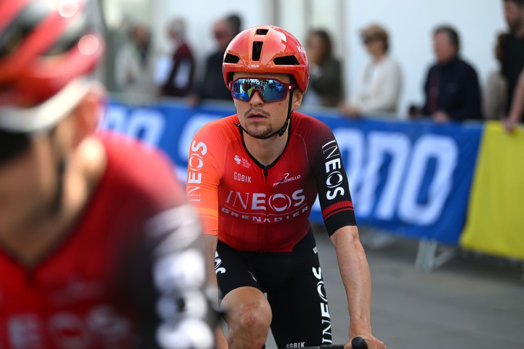 Tom Pidcock racing at the Volta ao Algarve