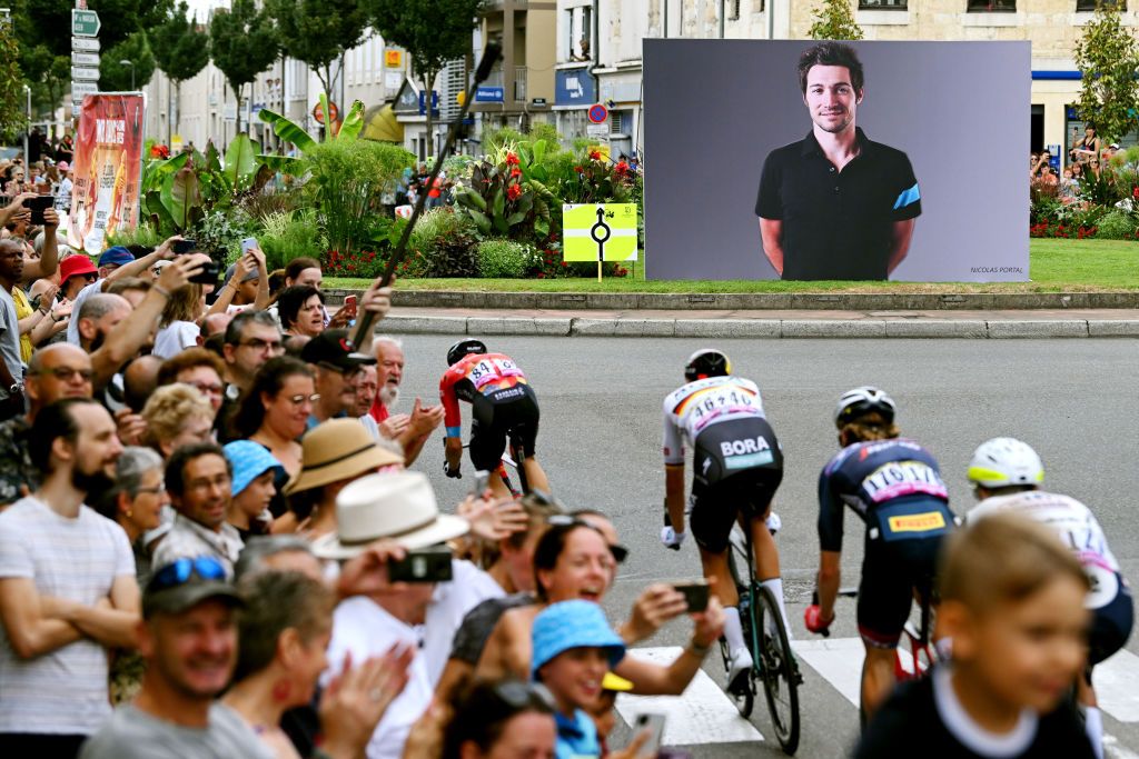 Stage 19 passed through Auch to remember the late Nicolas Portal