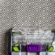 cleaning a coffee stain on carpet with bissell proheat 2x revolution pet pro carpet cleaner