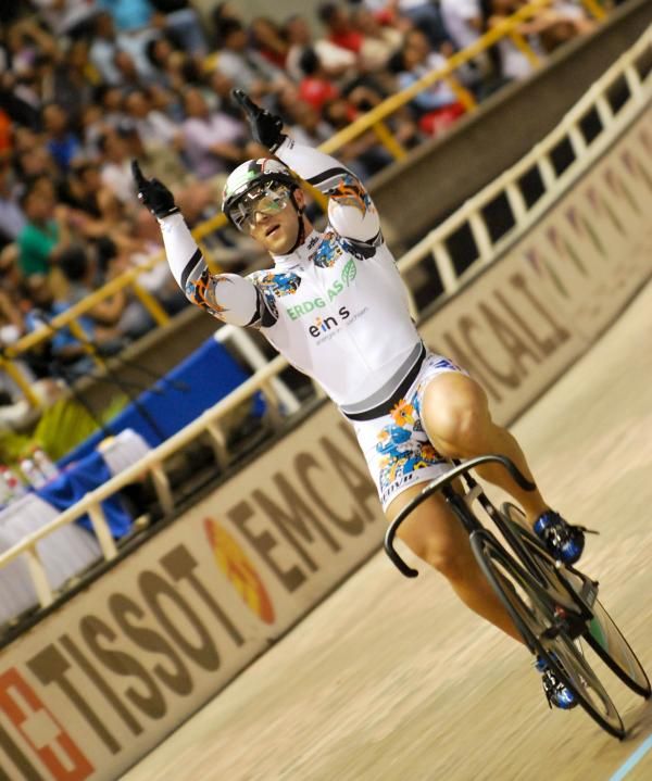 Robert Forsterman takes the win for bronze in the sprint