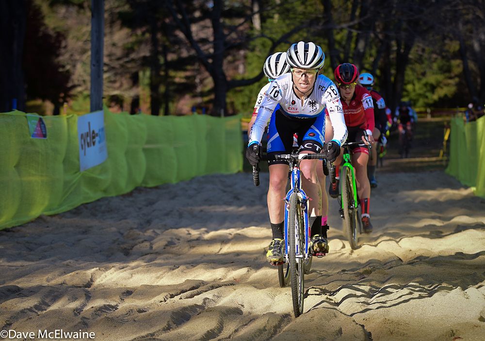 Jena Page Greaser (JAM/NCC/Vittoria) leading the Elite Women through the double sand pit during lap one