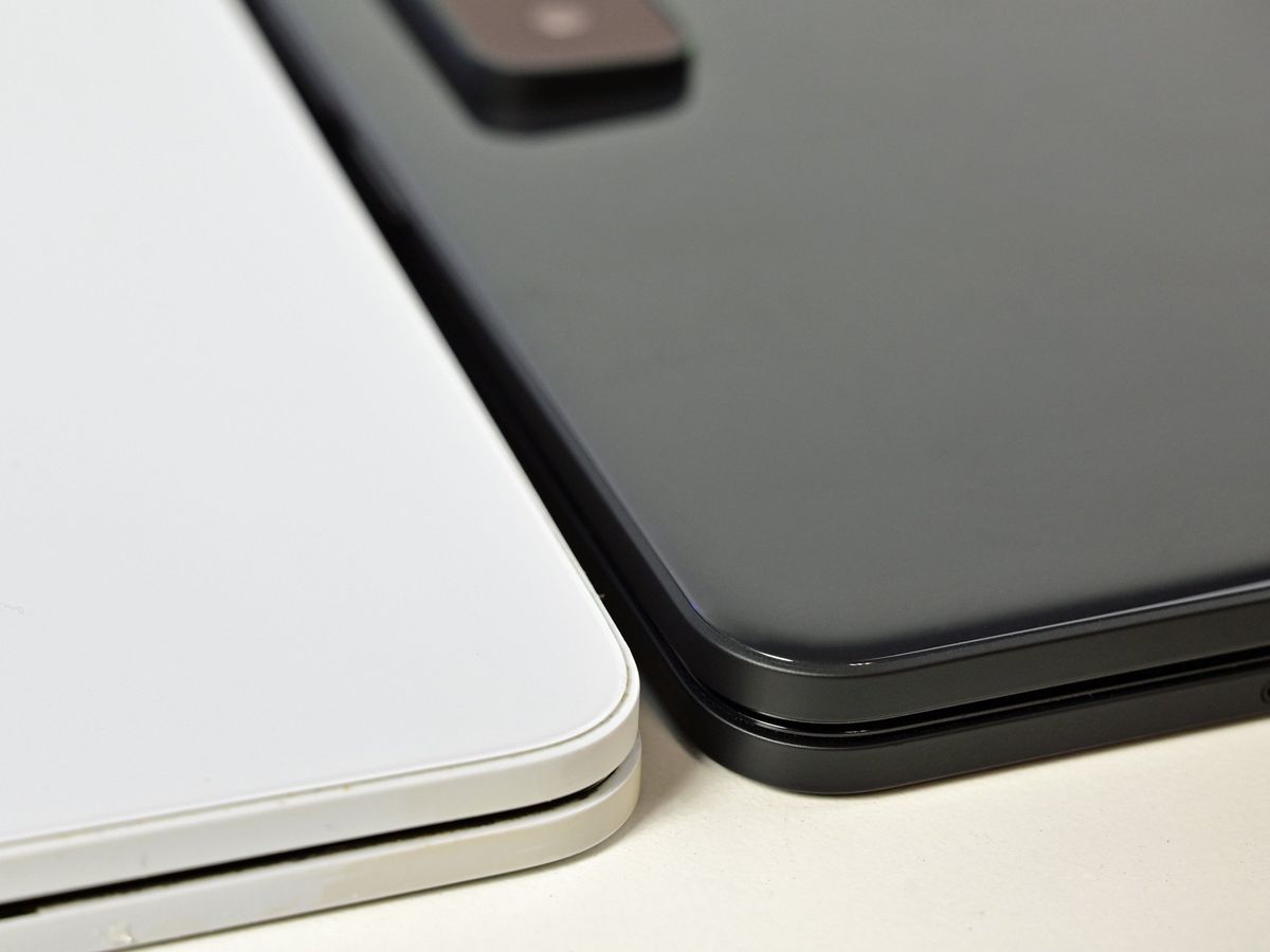 Surface Duo 2 Vs Surface Duo 1 Corner