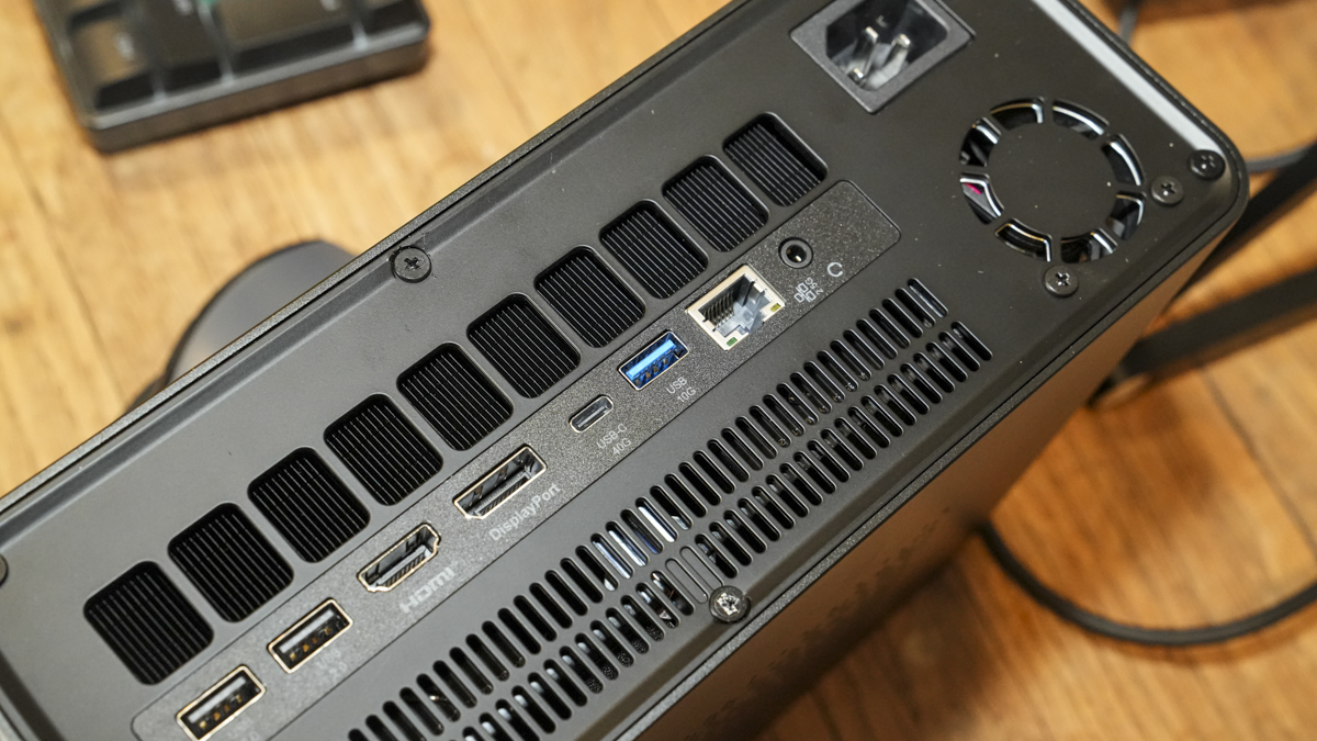 MSI PRO MAX Edge AI+
