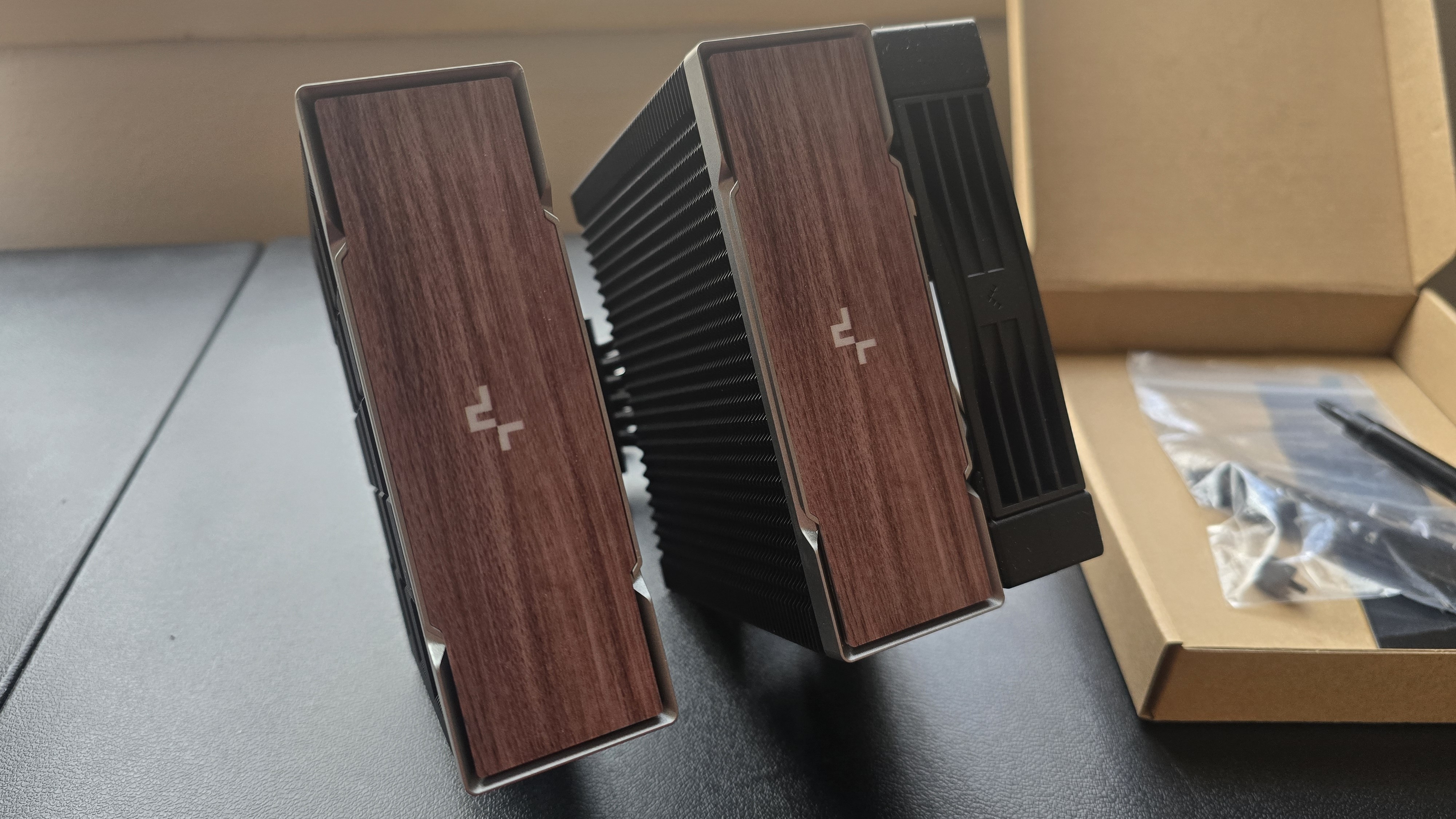 DeepCool AK620 and AK400 G2 Review: Quiet and powerful, with woodgrain or a digital display