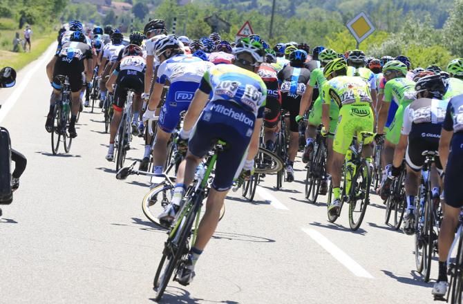 Jack Bobridge crashes at the back of the bunch