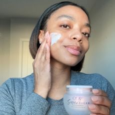 Influencer tests Olay Super Cream