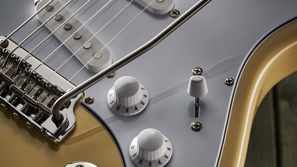 PRS USA Silver Sky vs SE Silver Sky