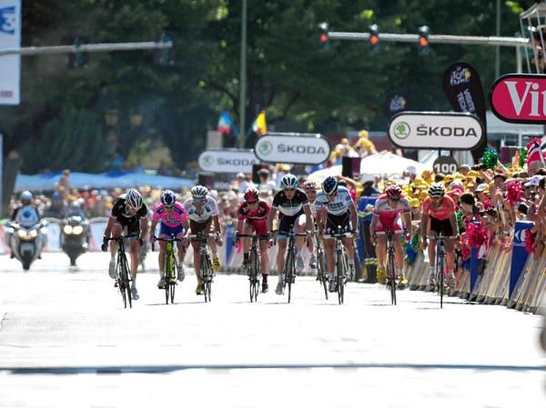 Samuel Sanchez (Euskaltel-Euskadi) and Alberto Contador (Saxo Bank Sungard) were caught just before the finish line and sprint it out with their GC rivals in Pinerolo.