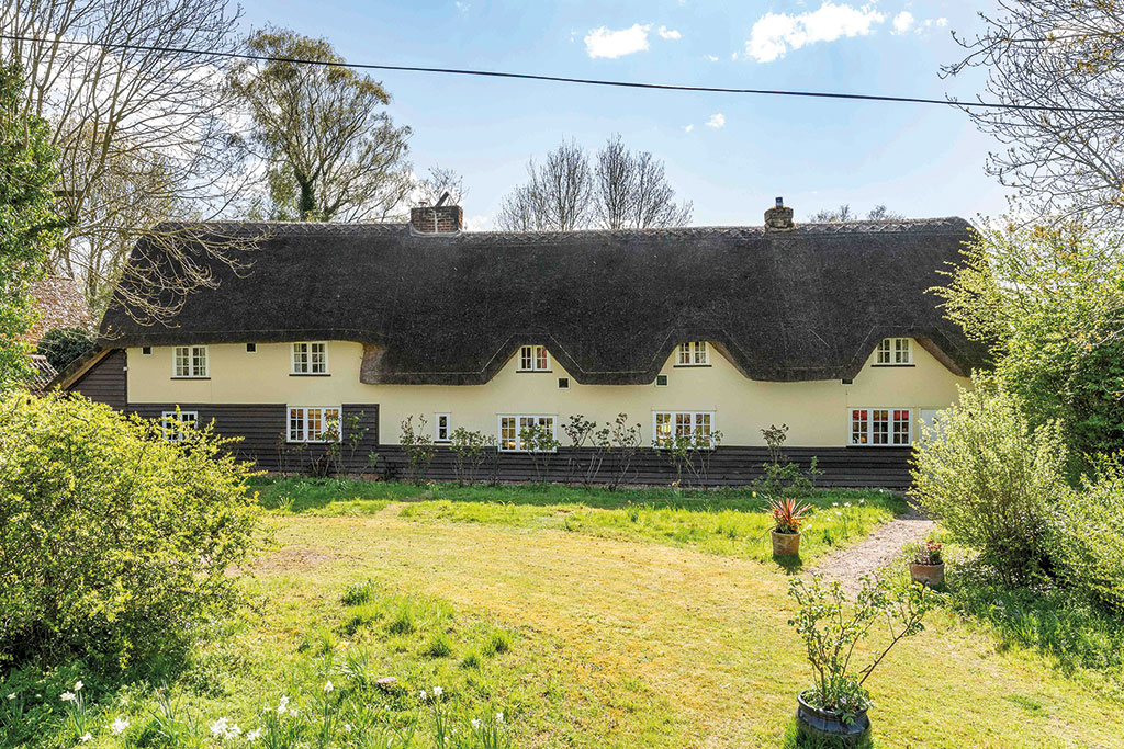 Properties for sale with summer houses: Orchard Cottage, Wood End, Ardeley, Hertfordshire