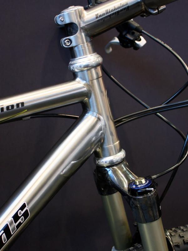 The straight head tube on the Van Nicholas Zion is reinforced with a gusset beneath the down tube.