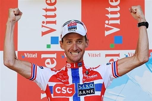 Kurt-Asle Arvesen (CSC-Saxo Bank) has two guns and he fired them to win the eleventh stage.